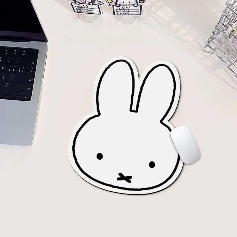 Kawaii Miffy Konijnvormige Mui - Esports Gaming Desk recensie en prijs
